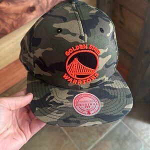 Golden state warriors OSFA camo flat billed hat.